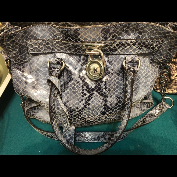 Purses - Picture 2 of 8